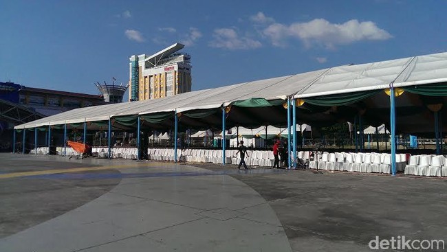 Jokowi akan membuka secara resmi Muktamar Muhammadiyah ke-47 di Makassar, Sulawesi Selatan hari ini.