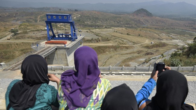 Penolakan terhadap penggenangan Waduk Jatigede di Sumedang, makin menguat menyusul rencana pemerintah yang akan menggenangkan pada akhir bulan ini.