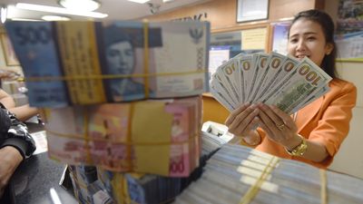 Rupiah Akhir Pekan Kian Lesu ke Level Rp17.104 per Dolar AS