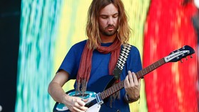 Vokalis Tame Impala Tak Peduli Jumlah Uang yang Diterima
