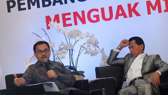 Pihak swasta yang melakukan studi kelayakan dan mengerjakan FEED selama ini dinilai terlalu lambat dalam menyelesaikan tugasnya.