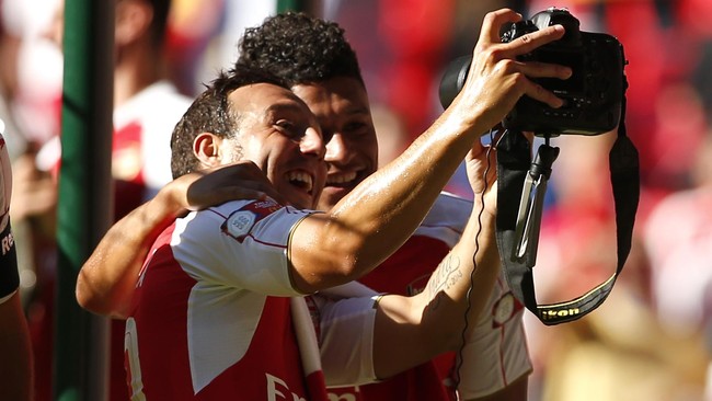 Oxlade-Chamberlain membantah tuduhan Roy Keane yang mengklaim sejumlah pemain The Gunners lebih senang melakukan selfie daripada memikirkan gelar juara.