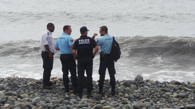 Sebuah puing berwarna putih yang diduga adalah pecahan pesawat maskapai Malaysia Airlines MH370 ditemukan di Mozambique awal pekan ini.