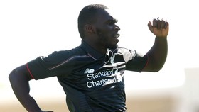 Benteke Balas Ejekan dengan Gol Voli Indah