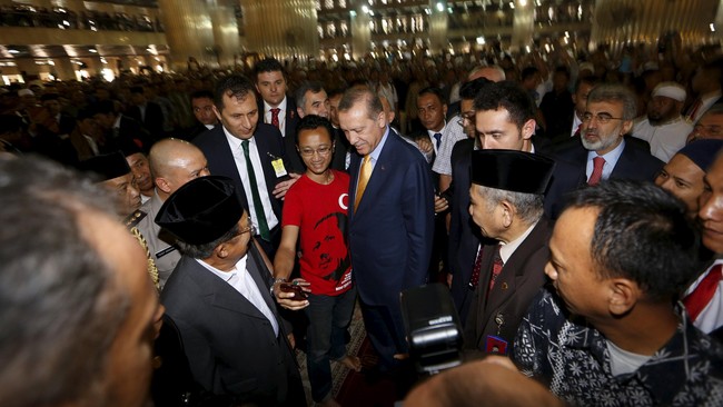 Presiden Turki Recep Tayyip Erdogan menilai bahwa minoritas Islam memiliki peran dan kedudukan penting untuk menjaga keutuhan suatu negara.