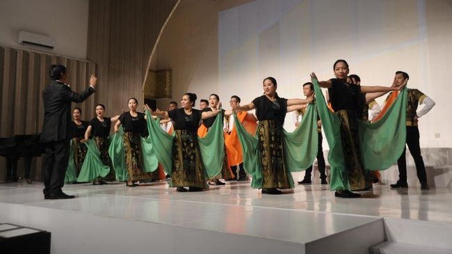 Kemenangan Batavia Madrigal Singers bukan akhir dari segalanya. Kelompok itu masih harus bersaing dengan pemenang-pemenang lain dalam kompetisi EGP, 2017.