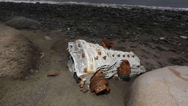 Seychelles melaporkan penemuan dua puing yang diduga merupakan bagian dari pesawat MH370 yang hilang pada 2014 silam.