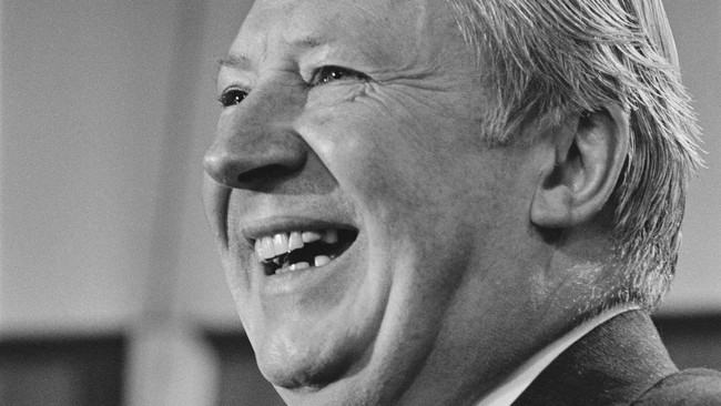 Heath Edward menjadi PM Inggris pada 1970-1974, tuduhan ini menyusul penyelidikan atas kasus pedofilia oleh tokoh masyarakat dan politisi di masa lampau.