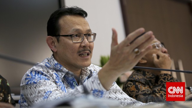 Direktur Utama BPJS Kesehatan Fachmi Idris mengatakan pihaknya akan tunduk pada regulasi dan aturan terkait program syariah jaminan kesehatan. 