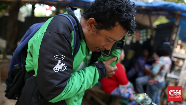 Gojek menyatakan pihaknya tetap memonitor dan mengevaluasi penerapan tarif baru pada mitra pengemudi yang digelar di lima kota.