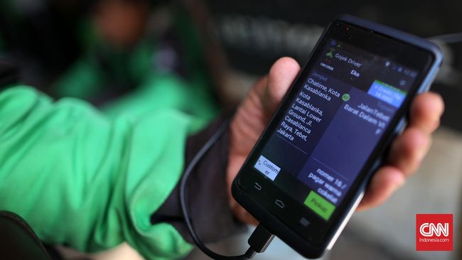 Go-Food Diklaim Jadi Layanan Antar Makanan Terbesar Dunia CEO Gojek Nadiem Makariem mengklaim bisnis pengantaran makanan Go-Food telah mengalahkan vendor pengantar makanan India dan kini menjadi yang terbesar di dunia.
