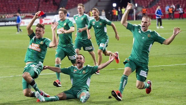 Pemain berusia 20 tahun Louis Schaub mencetak dua gol dan menyingkirkan empat kali juara Eropa, Ajax Amsterdam, dari kualifikasi Liga Champions.