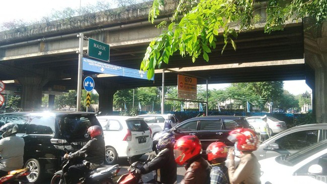 Hal ini bertujuan untuk mengurangi kemacetan parah di ruas jalan Fatmawati-Cilandak dan sekitarnya akibat proyek pelebaran jalan di wilayah tersebut.