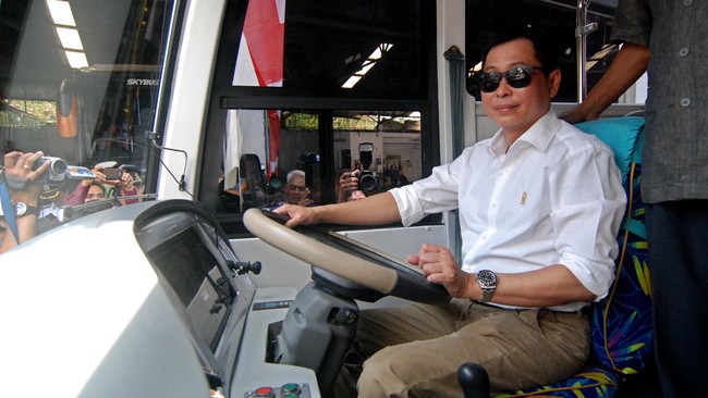 Kementerian Perhubungan (Kemenhub) akan mempertegas penerapan ambang batas atas dan batas bawah tarif angkutan umum demi menjaga stabilitas inflasi 2016.