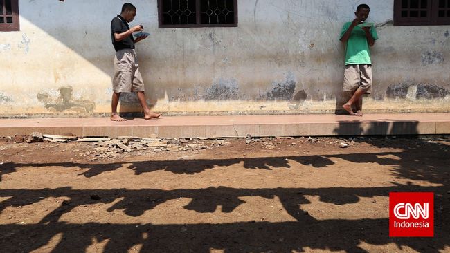 15,8 Persen Keluarga Hidup dengan Penderita Gangguan Mental Aplikasi Keluarga Sehat mencatat sebanyak 15,8 persen dari 13 juta keluarga yang terdata hidup dengan penderita gangguan mental.