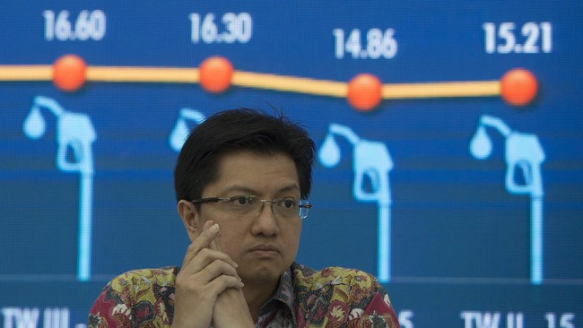 Menurut Direktur Keuangan Pertamina Arief Budiman, target dividen Pertamina lebih kecil dibandingkan kerugian yang diderita sebesar Rp 15,3 triliun.