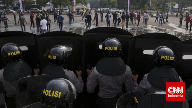 Lewat studi yang dilakukan, MK hanya dianggap sebagai kalkulator yang menangani selisih suara dari pasangan calon kepala daerah ketimbang sengketa substanssi.