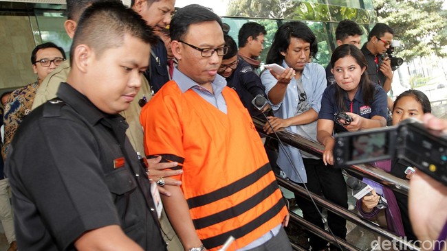 Mantan Generala Manager PT Hutama Karya didakwa memperkaya diri sendiri dan orang lain sehingga merugikan negara hingga Rp40,19 miliar.