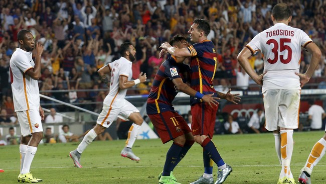 Neymar dan Lionel Messi masuk dalam deretan pemain hebat saat ini namun memiliki banyak kekurangan di mata Pele.