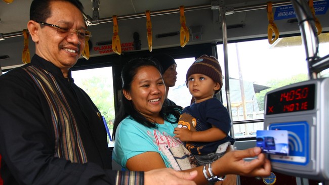 Badan Pengelola Transportasi Jakarta (BPTJ) menyatakan integrasi seluruh sistem pembayaran elektronik moda transportasi di Jabodetabek berlaku April 2019.