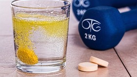 Perlukah Minum Minuman Berenergi Saat Berolahraga?
