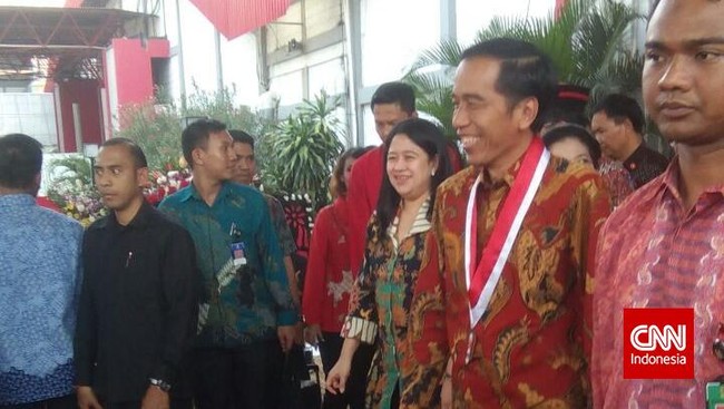 Perpanjangan waktu pendaftaran yang dilakukan KPU terkait tujuh daerah dengan calon tunggal membuat Jokowi mempertimbangkan kembali menerbitkan Perppu Pilkada.