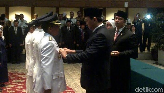 Anggaran DKI yang terserap sampai saat ini baru 19,39 persen. Ketakutan pejabat dalam menggunakan anggaran dinilai jadi salah satu penyebabnya.