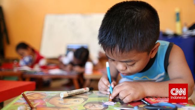 Saat menginjak usia pra remaja atau sekitar 9-13 tahun, anak sudah bisa diajak berkomunikasi tentang bakat yang mereka minati.
