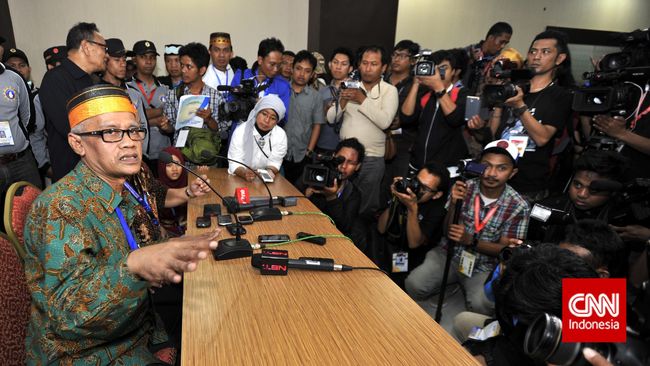 Sekretaris Umum PP Muhammadiyah Abdul Mu'ti meminta Polri tegas menindak pelanggar protokol kesehatan dalam kerumunan massa.