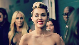 Miley Cyrus, Role Model Selebriti Terburuk Versi Orang Tua