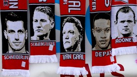 Ketika ManUnited Disikut Sana-Sini