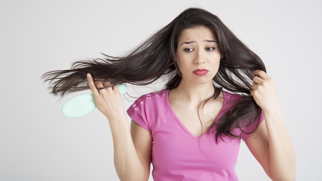 Merawat rambut bukan hanya tugas mereka yang sudah dewasa, remaja pun harus tetap melakukannya.