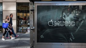 Siri 'Paksa' Pengguna iOS Pakai Apple Music