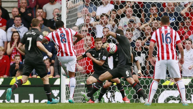 Babak pertama antara Stoke City dan Liverpool di Stadion Britannia, Minggu (9/8), berakhir imbang tanpa gol. Pertandingan berlangsung membosankan.
