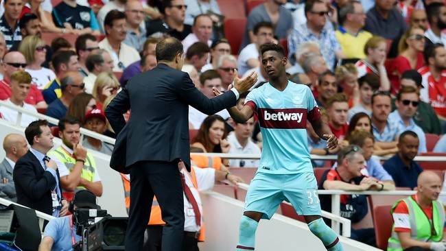 Slaven Bilic sempat dianggap gila karena menurunkan bek berusia 16 tahun melawan Arsenal. Tapi keputusannya ternyata tepat.