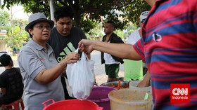 Minggu Pagi, Menlu Retno dan Keluarga Lari Santai 5 KM