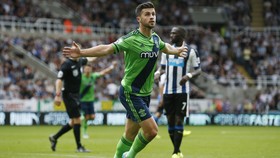 Southampton Curi Poin di Markas Newcastle