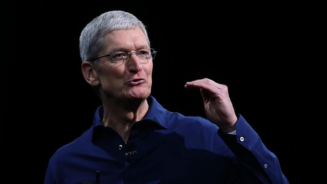 Kendati penjualan iPhone sedang menurun dalam triwulan terakhir, CEO Apple Tim Cook masih optimis masalah ini akan segera berakhir