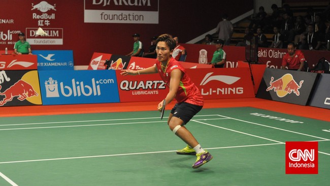 Muda, berbakat, dan penuh perhitungan di lapangan menjadi faktor utama Kento Momota sangat diunggulkan dalam ajang Kejuaraan Dunia Bulutangkis 2015 ini.