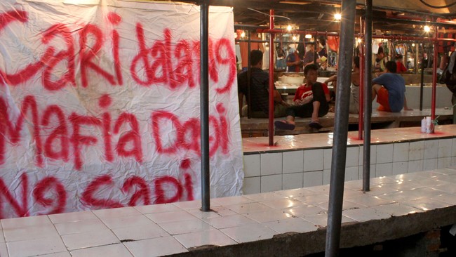 Asosiasi Pengusaha Pemotongan Hewan Indonesia ingin pemerintah membuat kebijakan pasti dalam menentukan angka impor sapi setiap tahun.