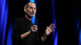 'Tuhan' Jobs dan Cerita Jesus Phone