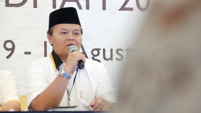 Wakil Ketua Dewan Syuro PKS Hidayat Nur Wahid mengimbau agar publik tidak terprovokasi dan menghindari adu domba.