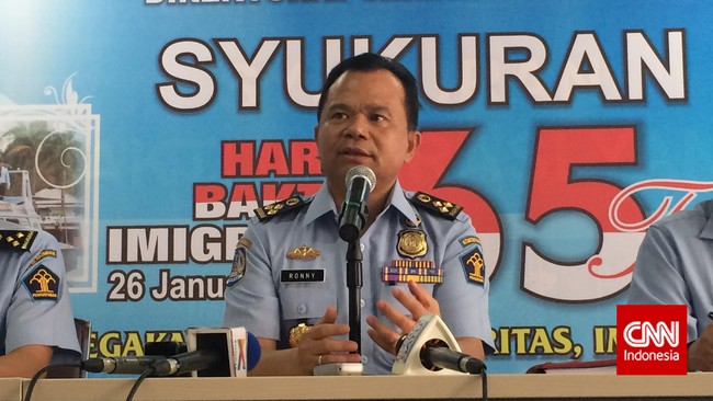Pihak Imigrasi mengakui sistem keimigrasian belum dapat menandai dua paspor negara berbeda yang dimiliki satu orang, macam yang terjadi pada Arcandra Tahar.
