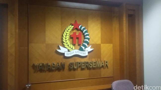 Penelusuran aset dilakukan melalui tim khusus yang dibentuk Jaksa Agung Muda Perdata dan Tata Usaha Negara (Jamdatun).