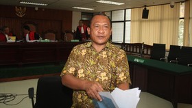 Bupati Morotai Pinjam Duit Pengusaha Perkebunan untuk Suap