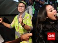 Bahas Diaspora, Menlu Retno Dangdutan di Tengah 1.000 TKI