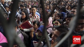 Banyak Pengangguran, Sandi Sebut Ahok Cuma Peduli Pengusaha