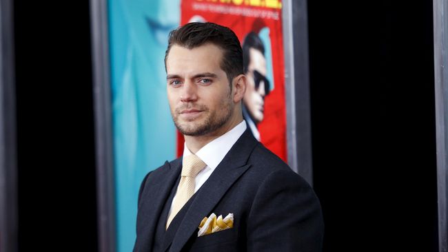 Melalui unggahan instagram, sutradara Mission: Impossible 6 merekrut sang 'Superman' untuk ikut bergabung dengan Tom Cruise.