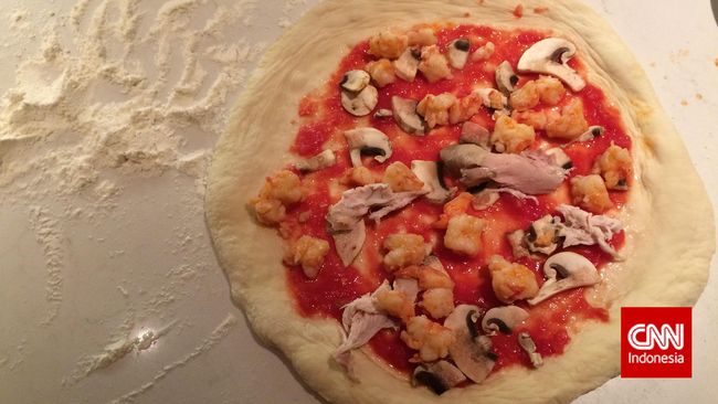 Ilustrasi proses pembuatan pizza