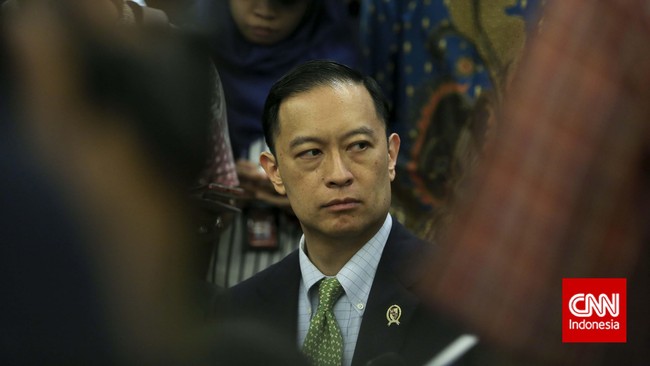 Badan Koordinasi Penanaman Modal (BKPM) menjelaskan, sektor manufaktur yang terkena dampak negatif akibat dari 23 Peraturan Menteri tersebut.